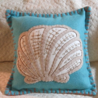 176031_8x8_shell_pillow